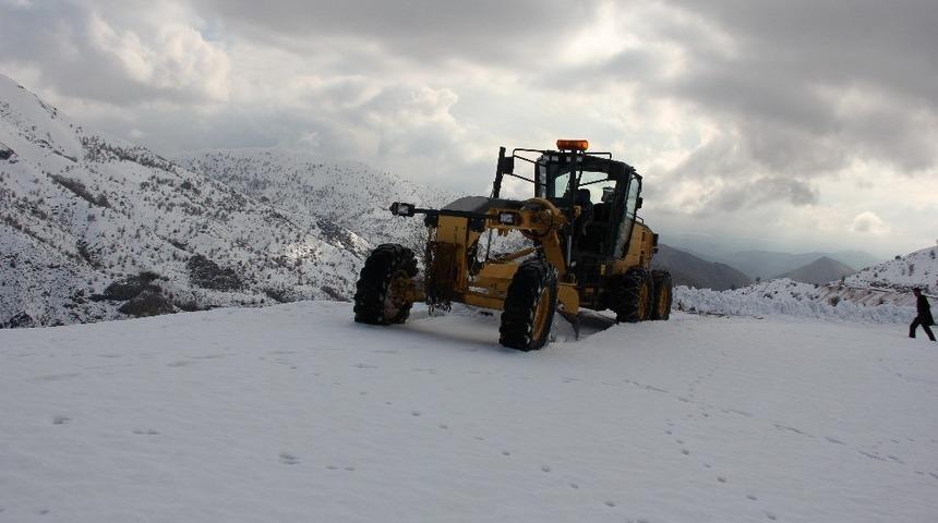 Adıyaman&rsquo;da 16 k&ouml;y 27 mezraya ulaşılamıyor