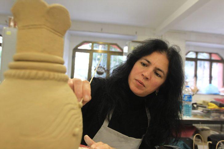 Anadolu medeniyetlerinin eserlerini seramikle geleceğe taşıyorlar G5