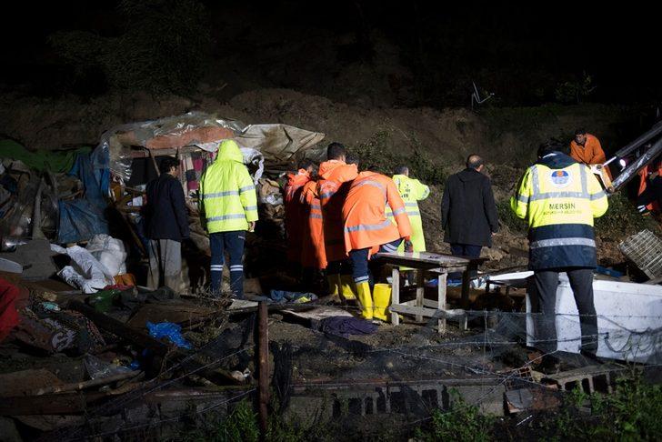 Mersin'de selin sürüklediği 20 araçta hasar oluştu G4