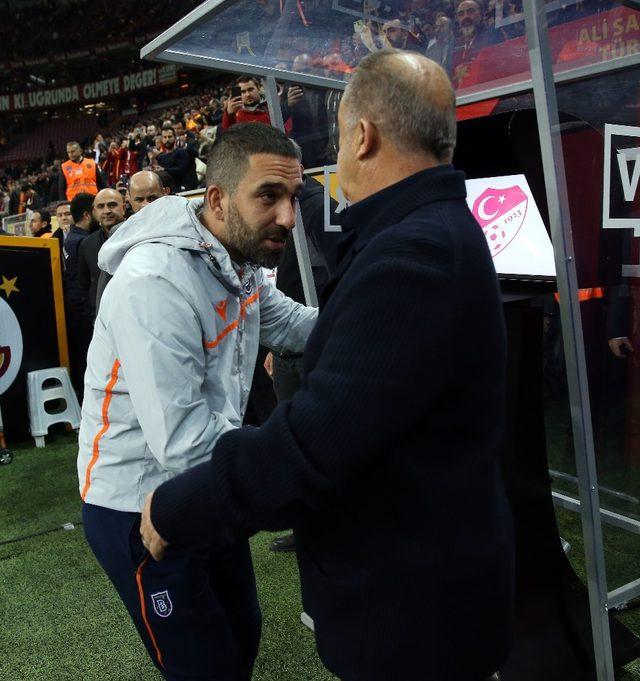 Başakşehir, Arda Turan ile yollarını ayırdı!