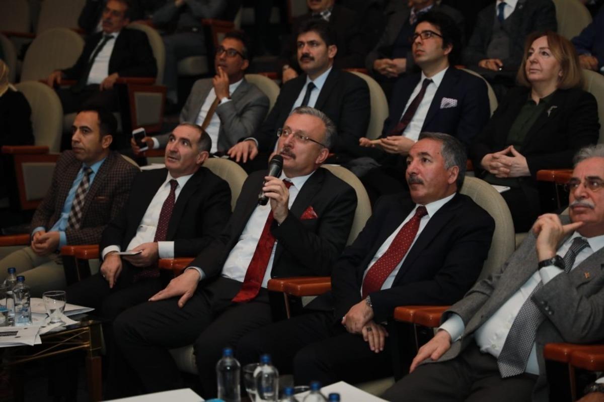 B&ouml;lge rekt&ouml;rleri kariyer fuarı g&uuml;ndemiyle toplandı