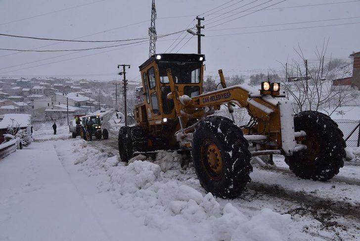 Çan Belediyesi karla mücadele çalışmalarını sürdürüyor G2