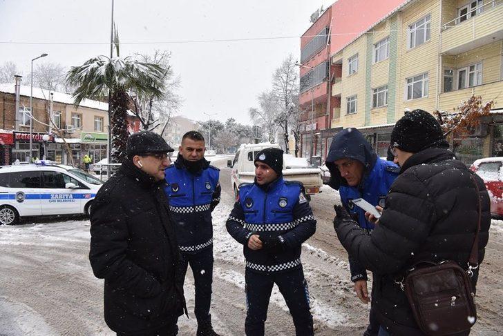 Çan Belediyesi karla mücadele çalışmalarını sürdürüyor G3