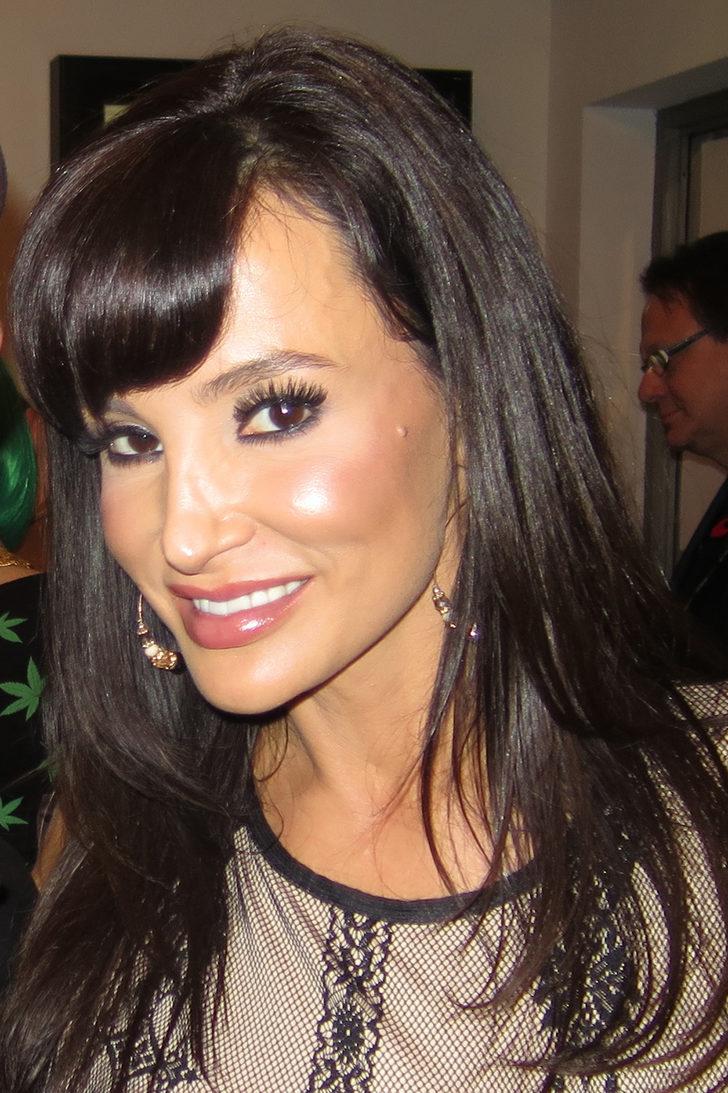 Yetişkin film yıldızından ses getiren itiraf! Tüm sırları anlattı G3