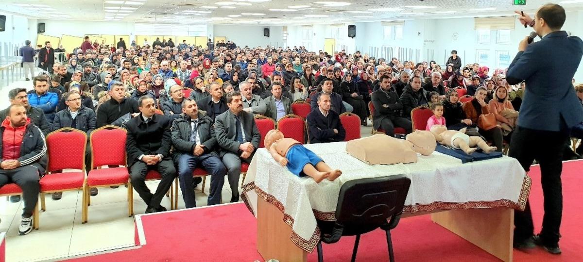 727 kamu &ccedil;alışanına &lsquo;Akılcı İla&ccedil; Kullanımı ve İlk Yardım Farkındalık&rsquo; Eğitimi verildi