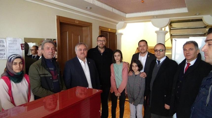 AK Parti&rsquo;den darp edilen otel işletmecisine gen&ccedil;miş olsun ziyareti