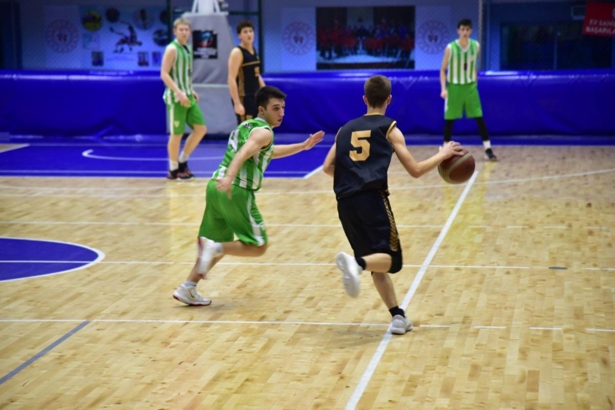 Manisa BBSK altyapıda şampiyonluğu ilan etti