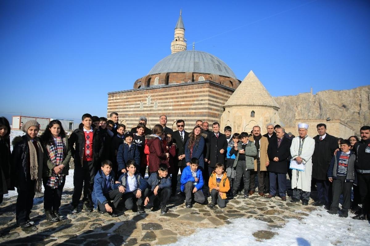 Van&rsquo;da &lsquo;Gen&ccedil;lik Ge&ccedil;mişiyle Buluşuyor&rsquo; projesi
