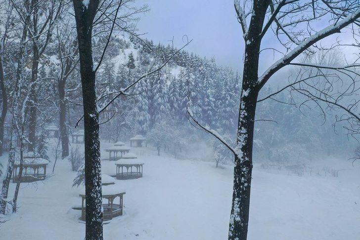 Gölcük’te kar yağışı sonrası kartpostallık görüntüler G5