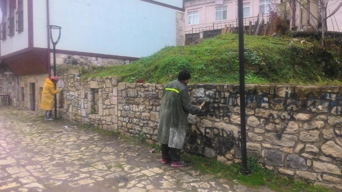 Ordu&rsquo;da tarihi yapıların &uuml;zerindeki boyalar siliniyor