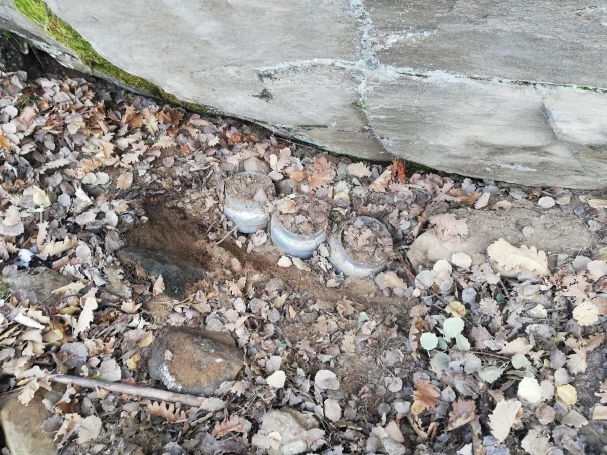 Bitlis&rsquo;te ter&ouml;r &ouml;rg&uuml;t&uuml;nce araziye gizlenmiş malzeme ele ge&ccedil;irildi