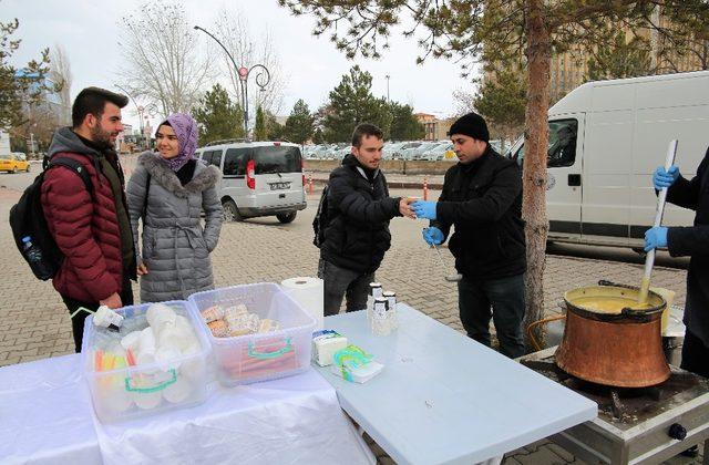 Sivas Belediyesinden öğrencilere çorba ikramı