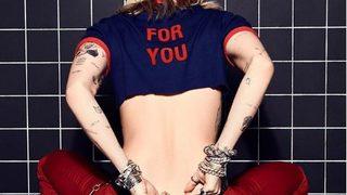 Miley Cyrus yine imajını değiştirdi