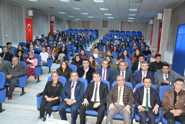 Hakkari’deki 3 bin 300 öğrenciye LGS seti