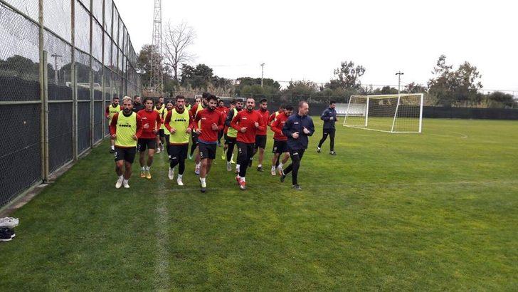 Yeşilyurt Belediyespor’da Gülerce takımının başında ilk çalışmaya çıktı G3