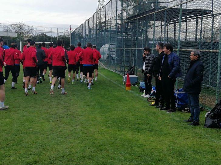 Yeşilyurt Belediyespor’da Gülerce takımının başında ilk çalışmaya çıktı G4