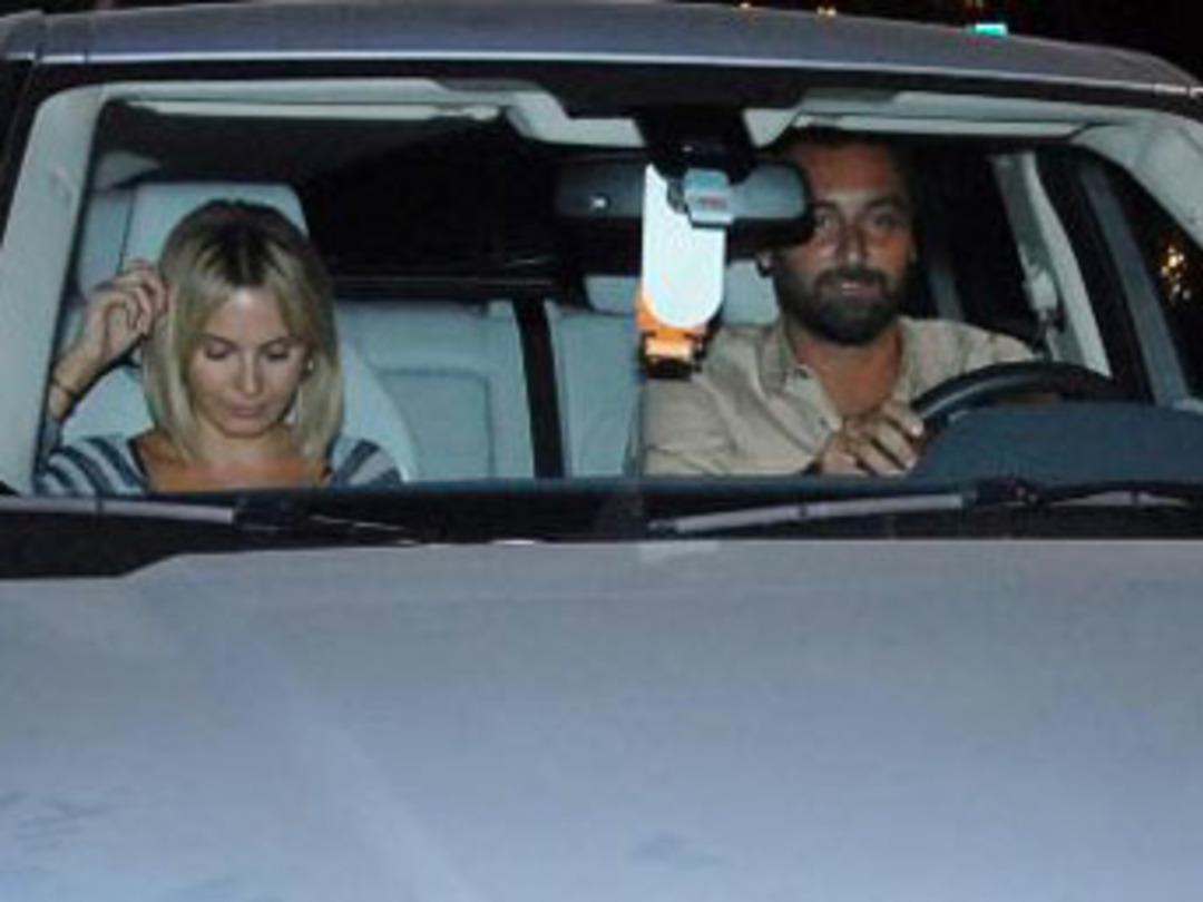 Ece Erken'le Akın Altan yakalandı