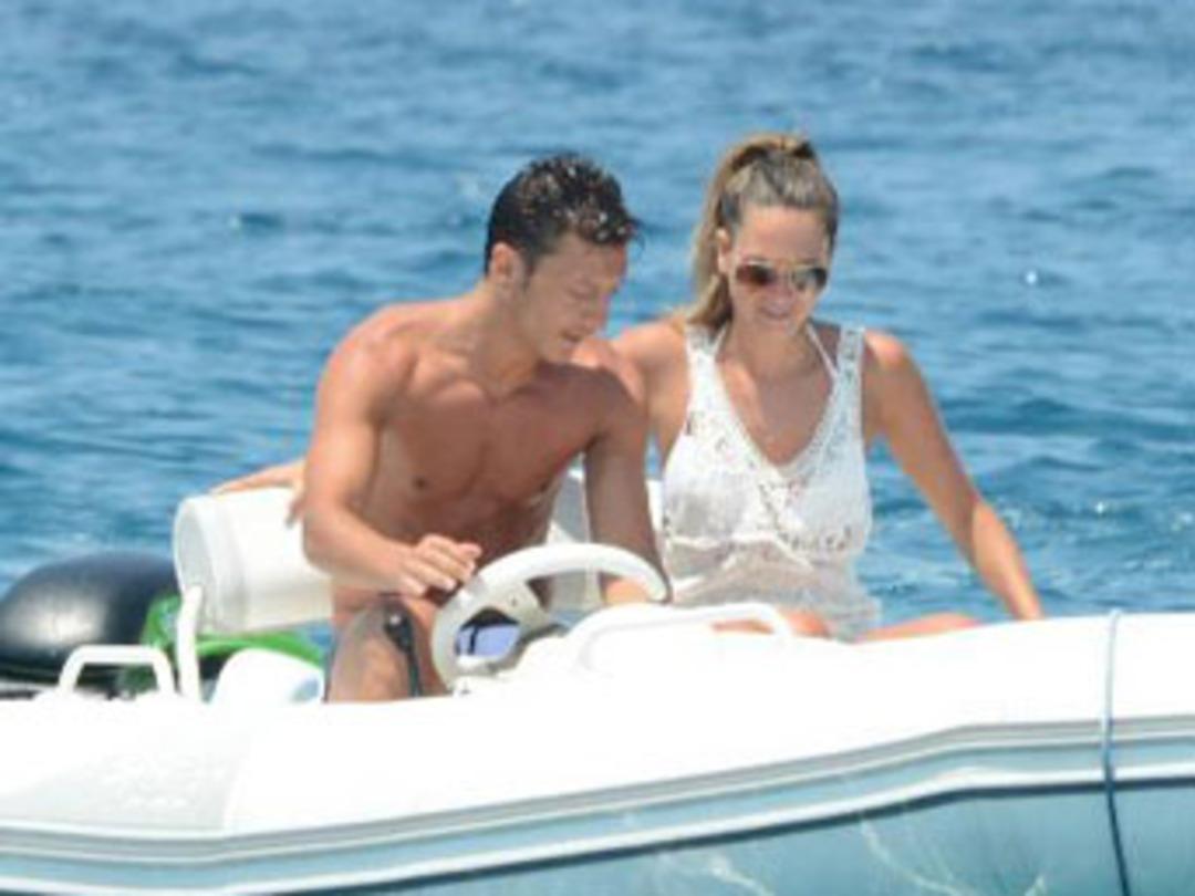 Beckham'ın tahtı Mesut &Ouml;zil'in oldu