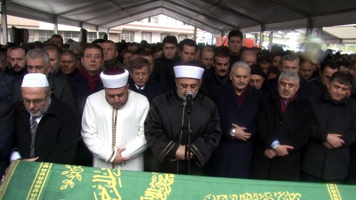 Başkan G&ouml;ksu&rsquo;nun annesi son yolculuğuna uğurlandı