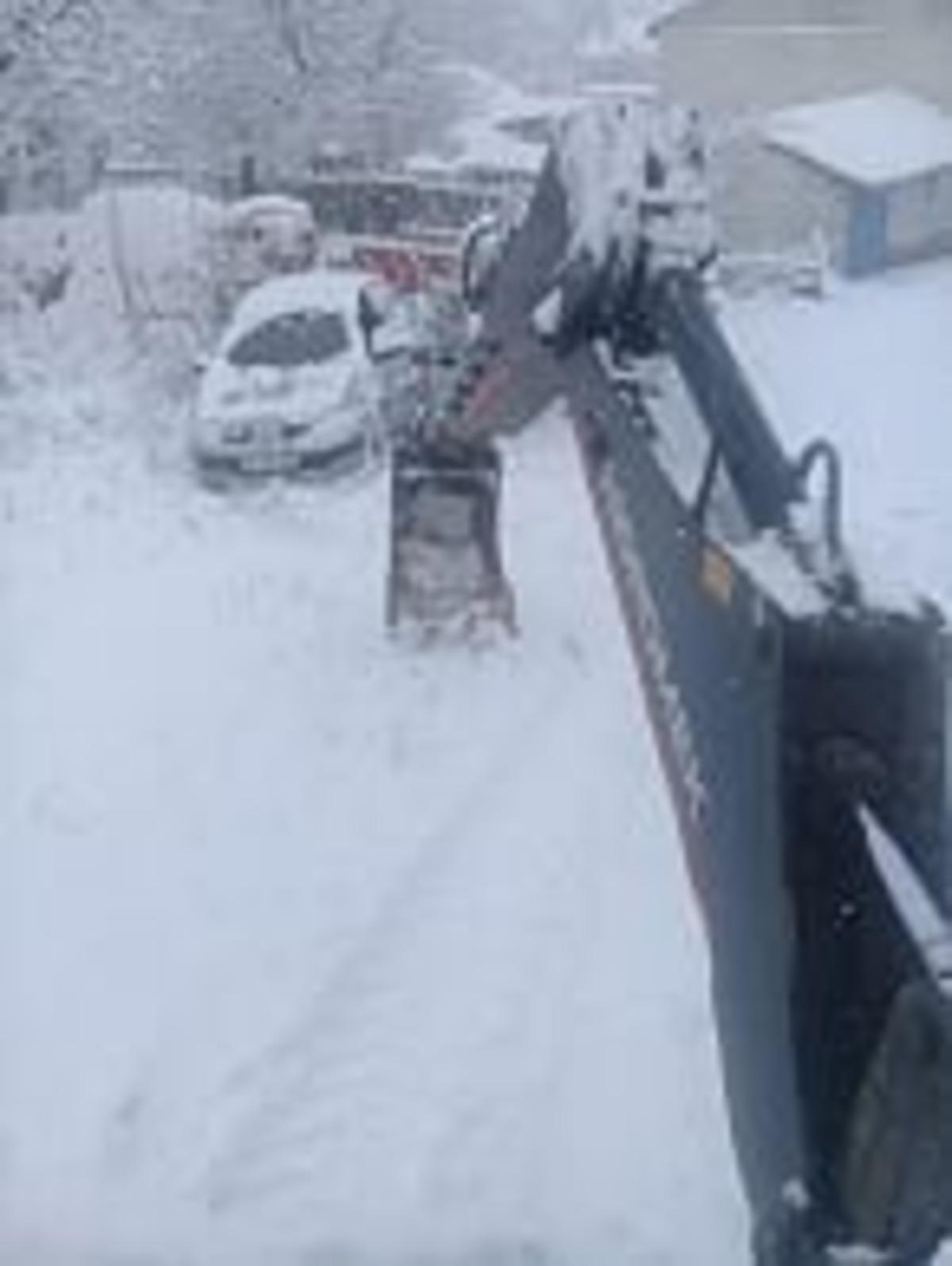 Pazaryeri&rsquo;nde karla m&uuml;cadele &ccedil;alışmaları