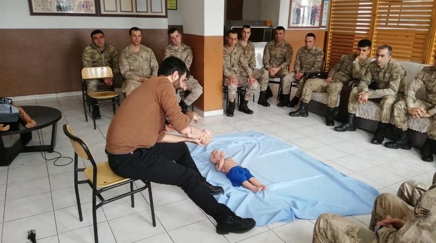 Jandarma ve polise ilk yardım eğitimi verildi