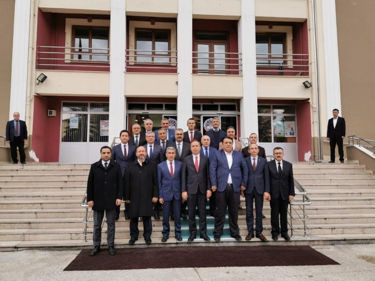 AK Parti&rsquo;den Sarı&rsquo;ya kutlama ziyareti