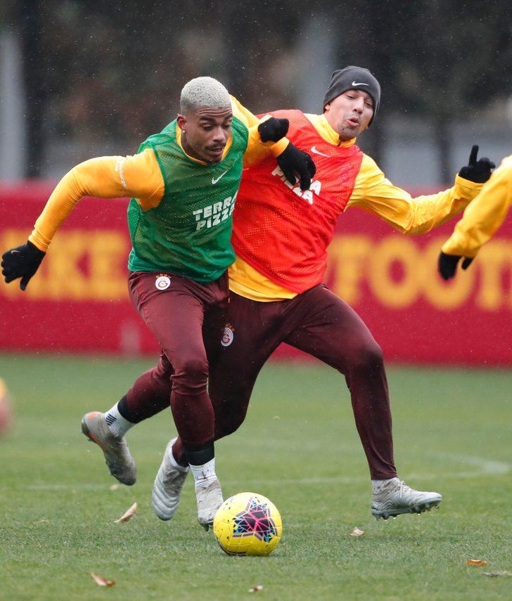 Galatasaray, günü tek idmanla kapattı G1