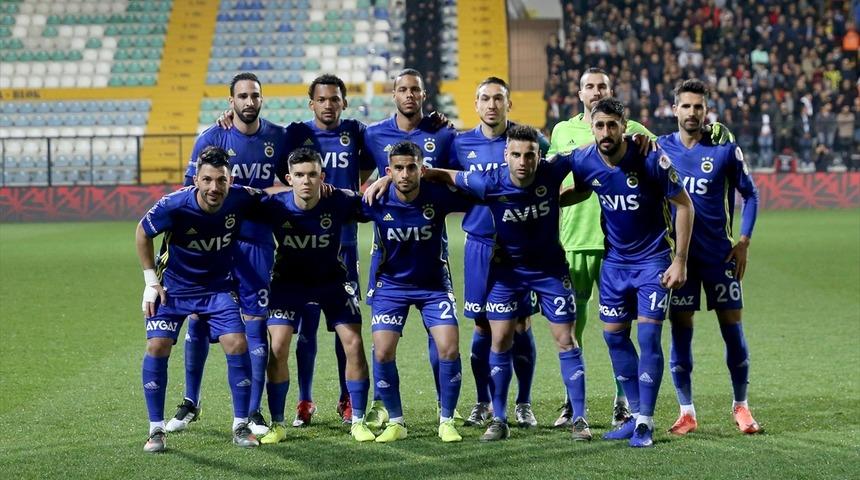 Adil Rami Fenerbahçe'den ayrılıyor iddiası