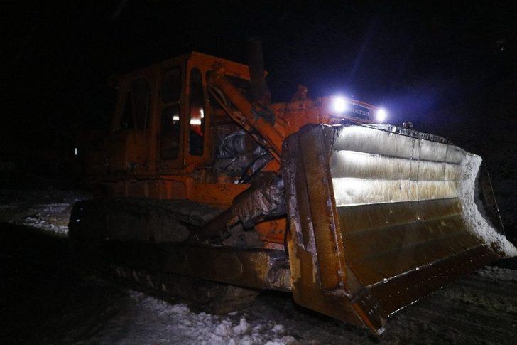 Adana'daki çığda kaybolan işçiyi arama çalışmaları devam ediyor G3