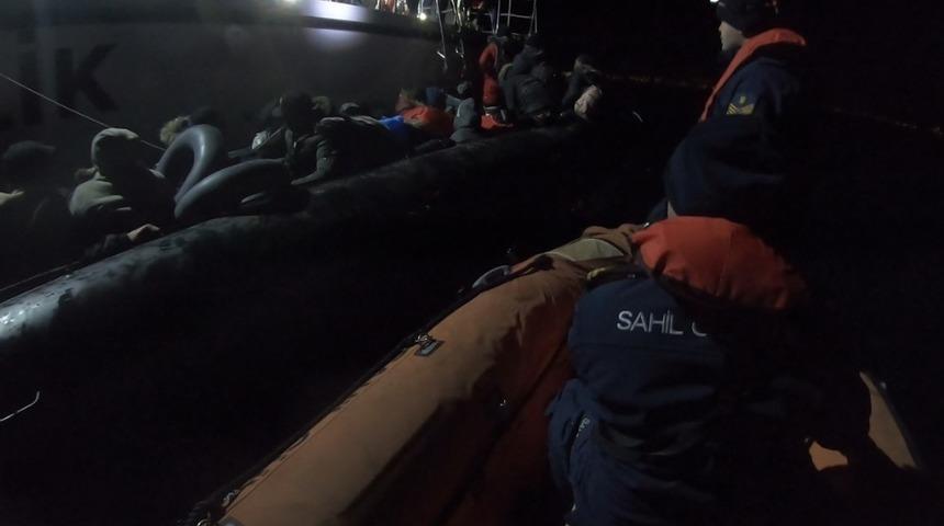 Kuşadası&rsquo;nda 48 d&uuml;zensiz g&ouml;&ccedil;men yakalandı