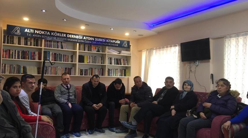 Aydınlı g&ouml;rme engellilerden zorunlu g&ouml;z muayenesi talebi