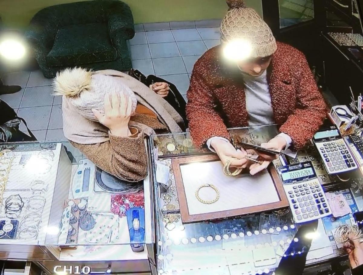 Kuyumcuda soygun girişimi! Tırnak&ccedil;ı kadınlar bu kez sert kayaya &ccedil;arptı
