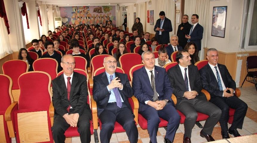 Vali K&ouml;şger Fen Lisesi &ouml;ğrencileri ile buluştu