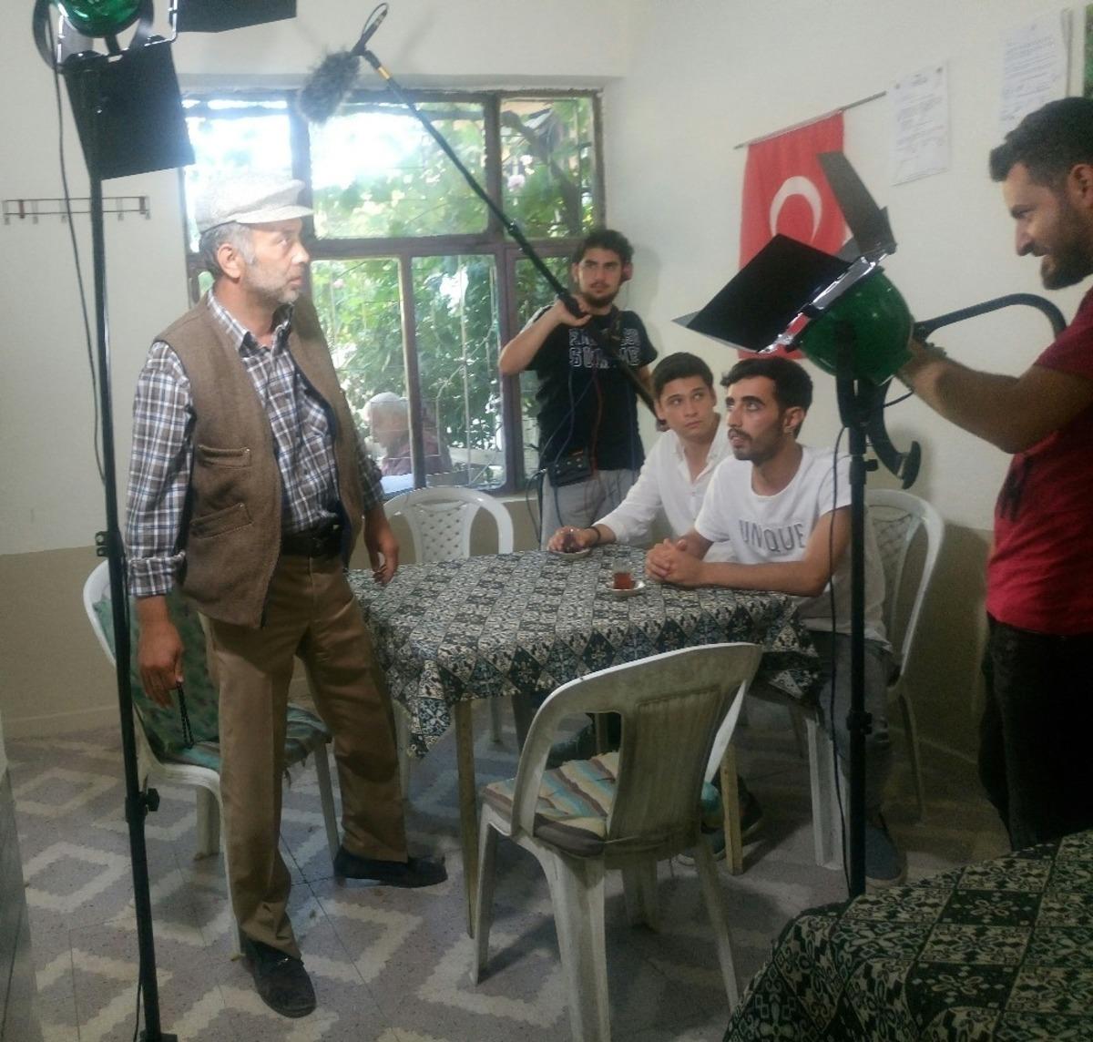 Manisalı y&ouml;netmenin filmi izleyiciyle buluşuyor