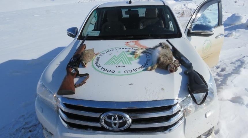 Ka&ccedil;ak avlanan iki kişi yakalandı