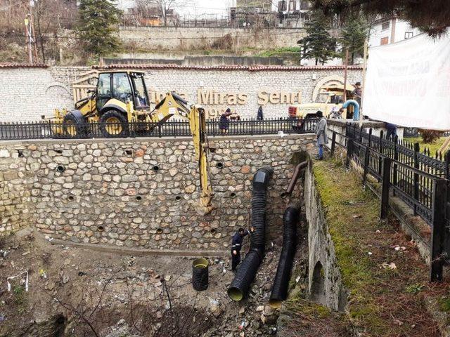 Safranbolu’da yağmur suyu hattı çalışmaları