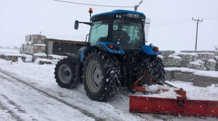 Karla m&uuml;cadelede İn&ouml;n&uuml;&rsquo;deki muhtarlar da iş başında