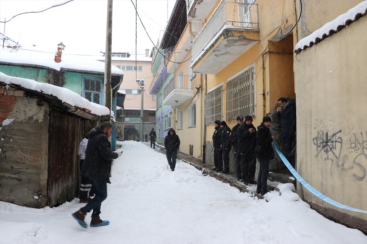 K&uuml;tahya'da aynı evde işlenen iki cinayetin ş&uuml;phelileri Samsun'da yakalandı