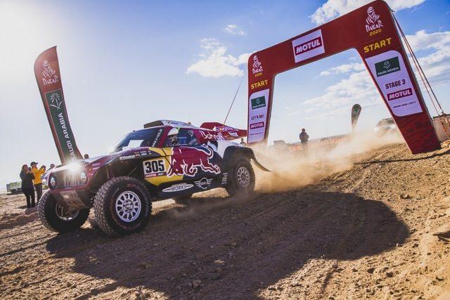 Dakar Rallisi’nde Carlos Sainz liderliği ele geçirdi