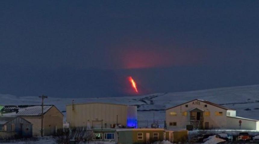 Alaska'da Shishaldin Yanardağı'nda korkutan patlama