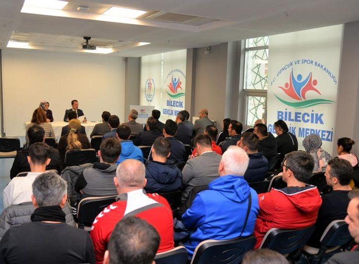 Vali Şentürk, şube müdürleri ve antrenörlerle bir araya geldi G3