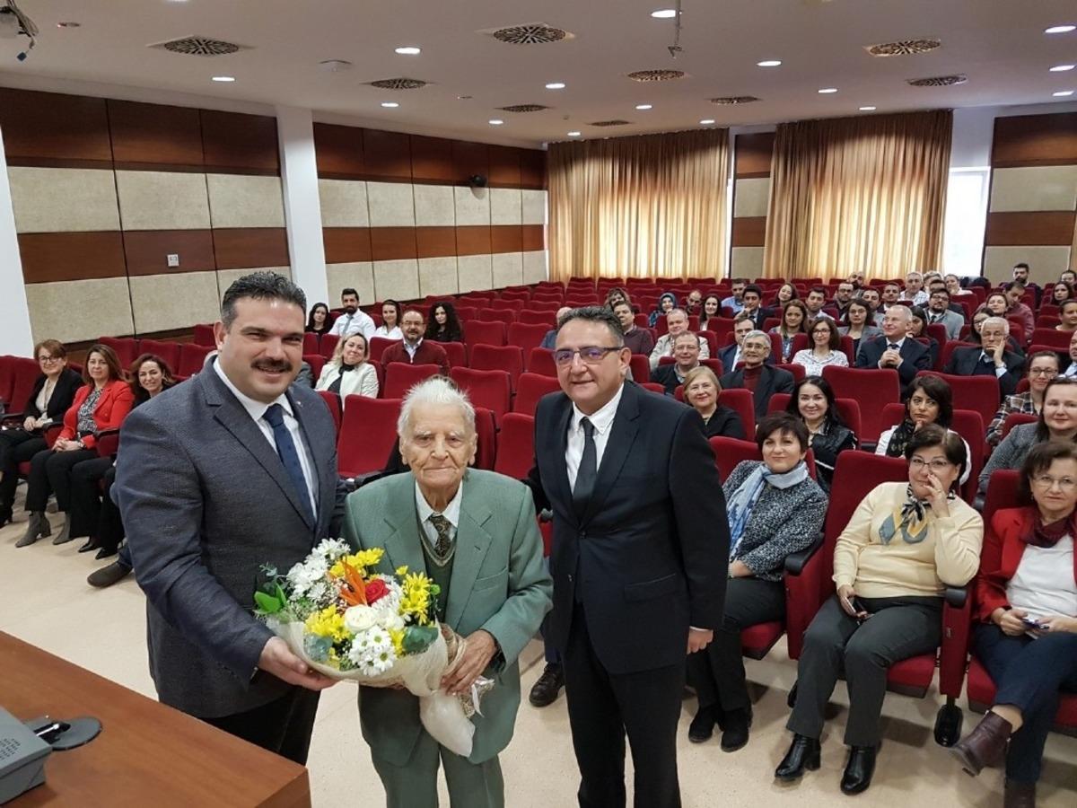 İktisadi ve İdari Bilimler Fak&uuml;ltesi&rsquo;nde anlamlı t&ouml;ren