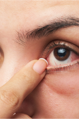 Kadınlarda g&ouml;z kuruluğu neden olur?