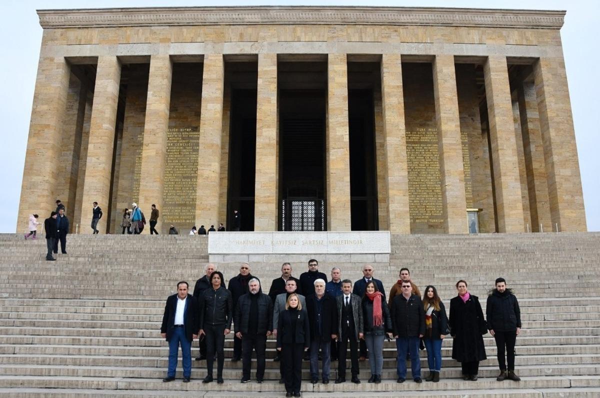 B&uuml;y&uuml;k&ccedil;ekmeceli muhtarlardan Anıtkabir ziyareti