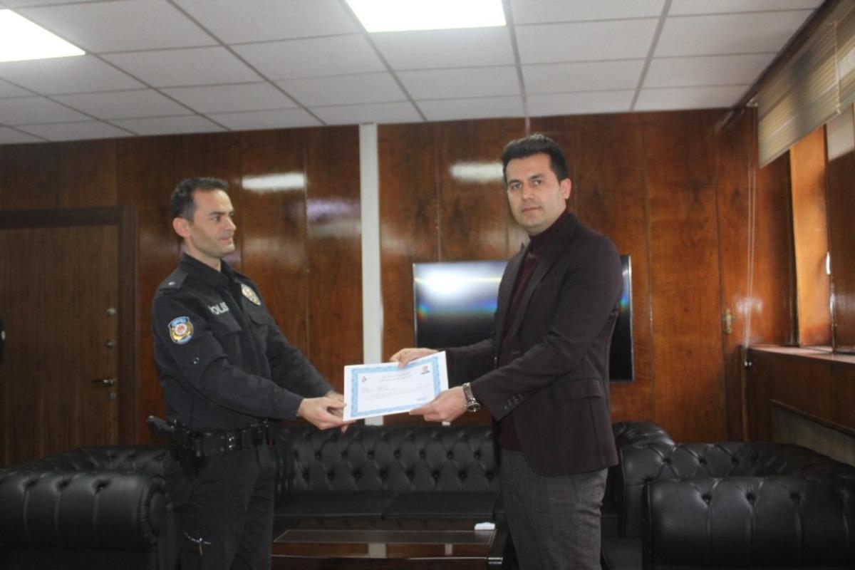Bulanık&rsquo;ta başarılı polislere &lsquo;&uuml;st&uuml;n başarı belgesi&rsquo;
