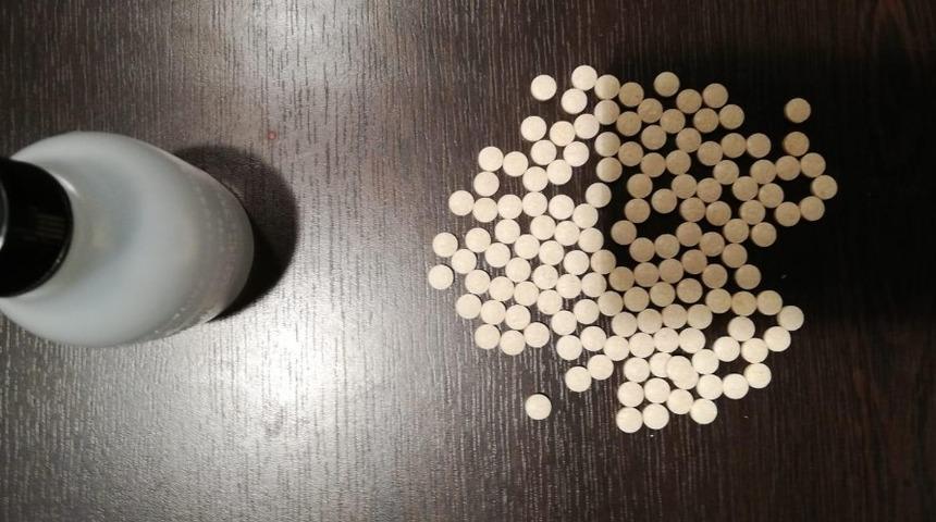 Taşın altından uyuşturucu çıktı