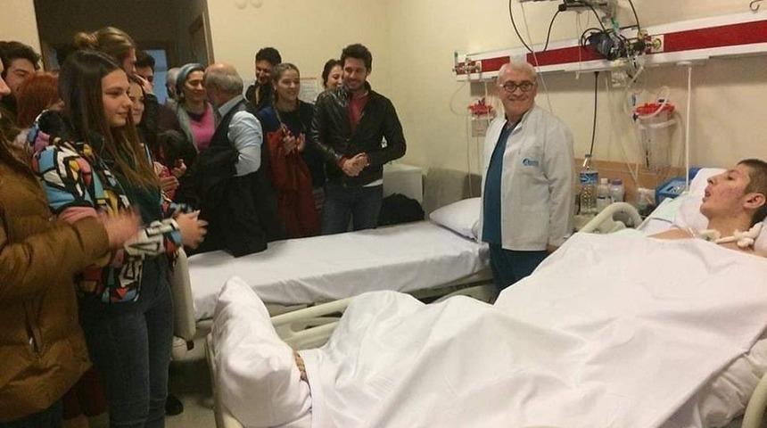 Dizi oyuncularından &ouml;rnek davranış