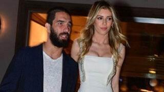 Sinem Kobal İspanya'dan döndü