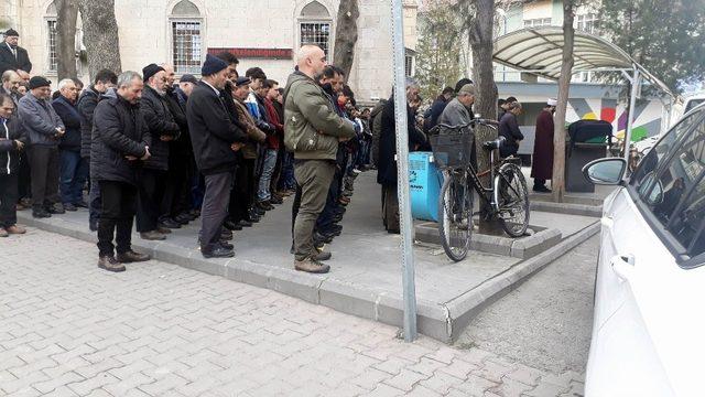 Adliye önünde cinayete kurban giden şahıs son yolculuğuna uğurlandı