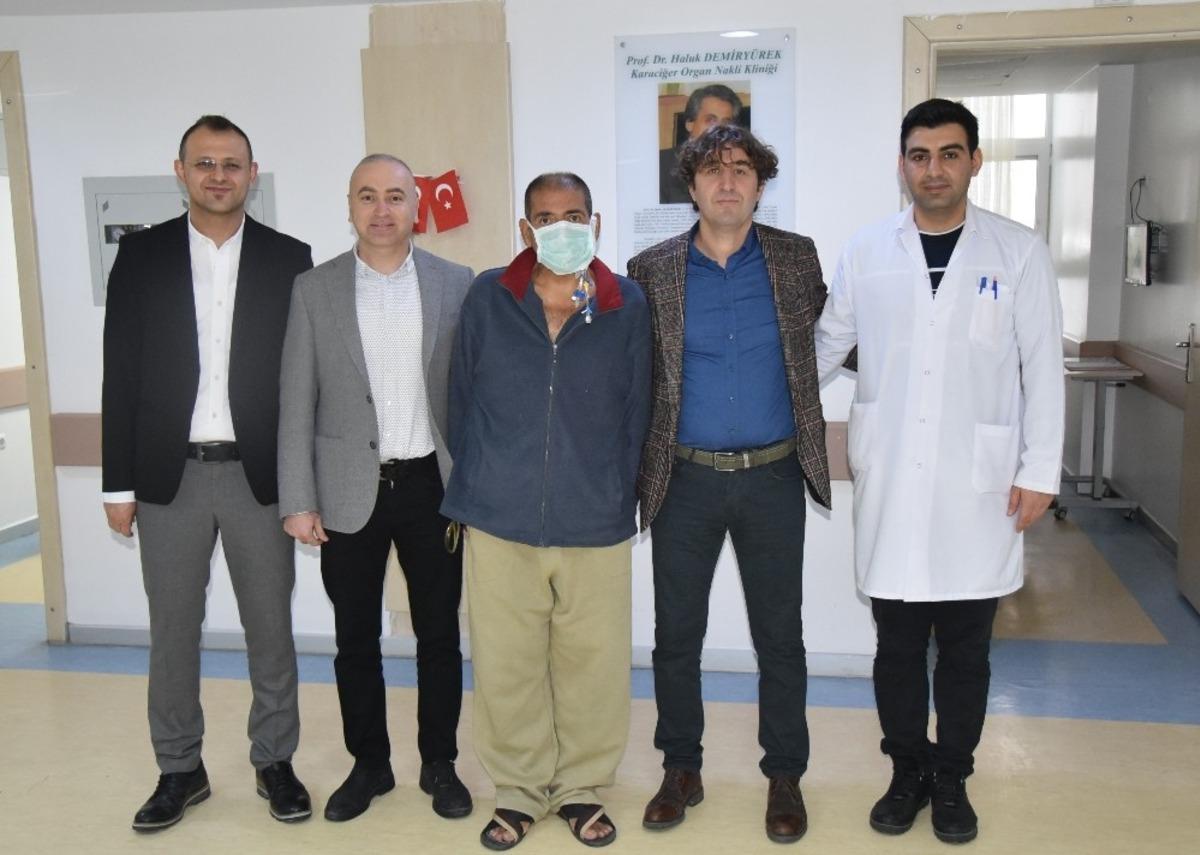 Karaciğer nakliyle hayata tutundu